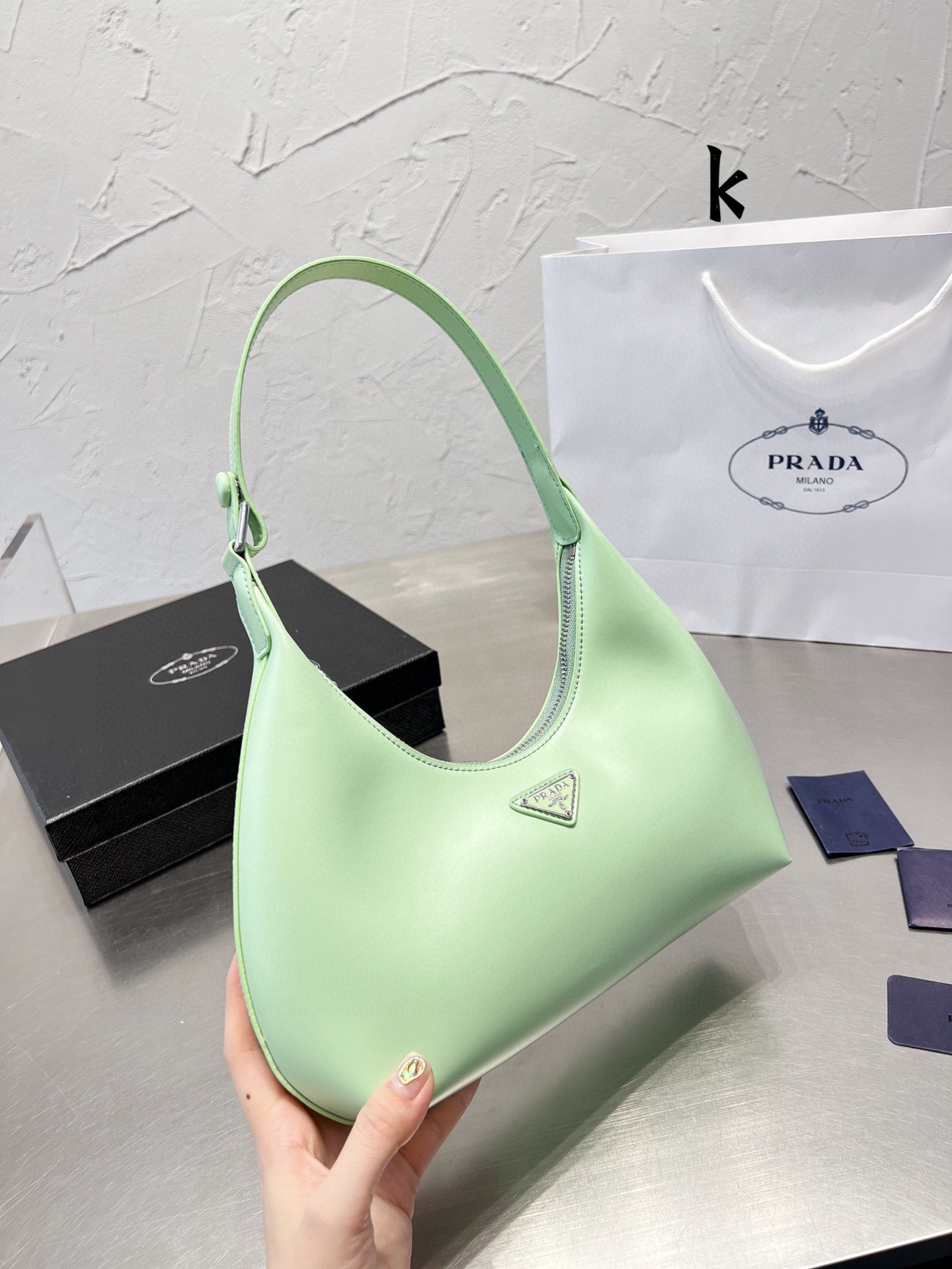 65$prada  code:6255 gallery