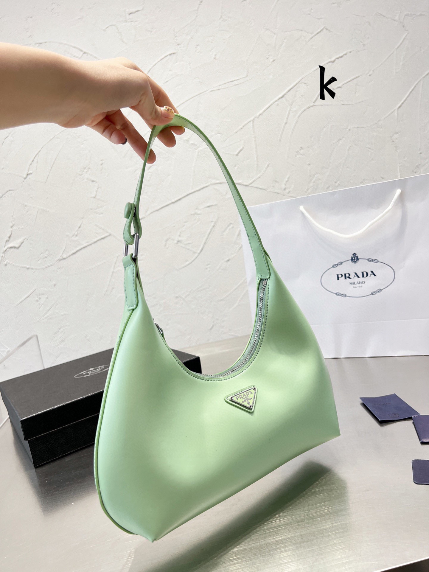 65$prada  code:6255 gallery