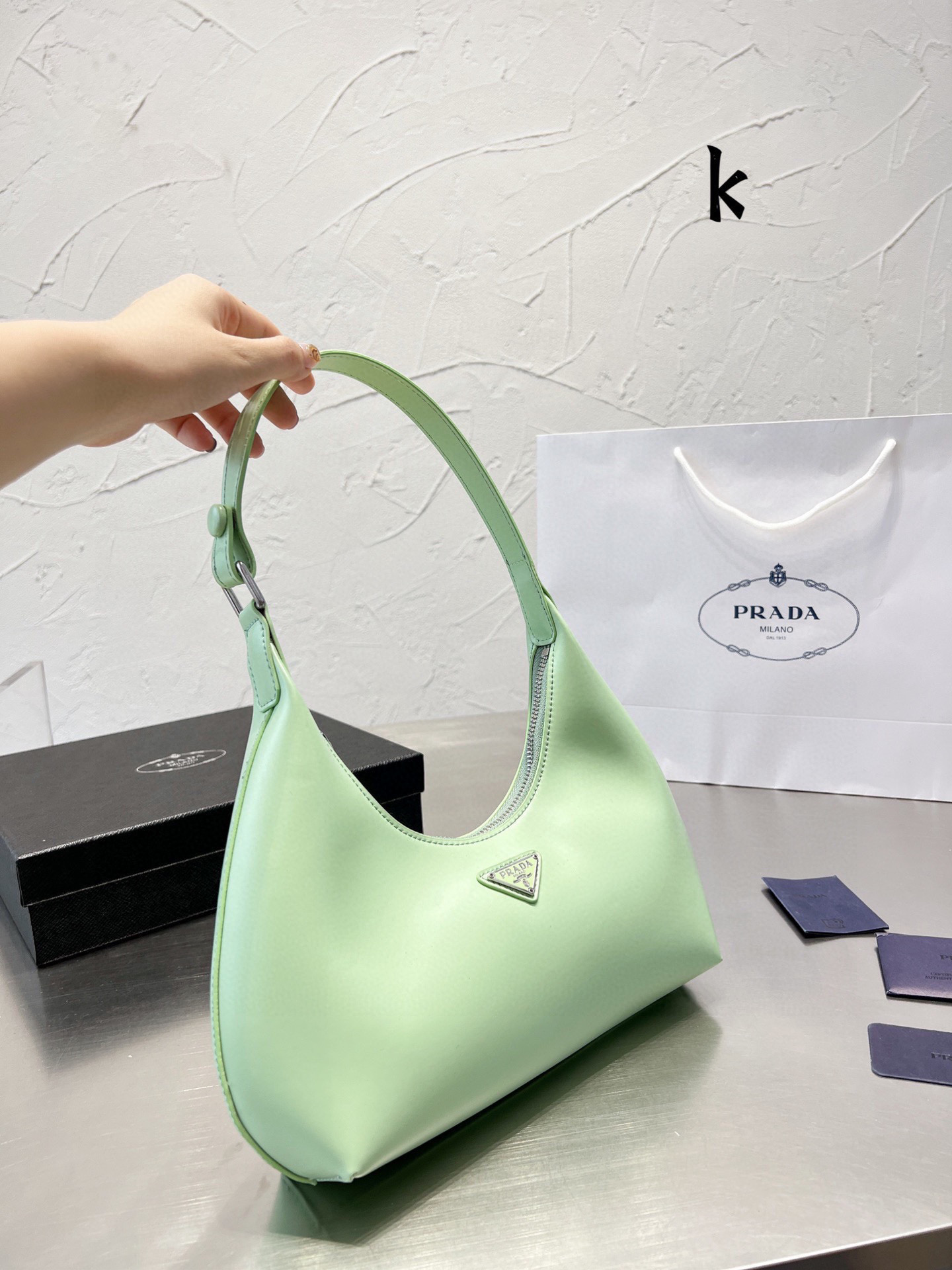 65$prada  code:6255 gallery