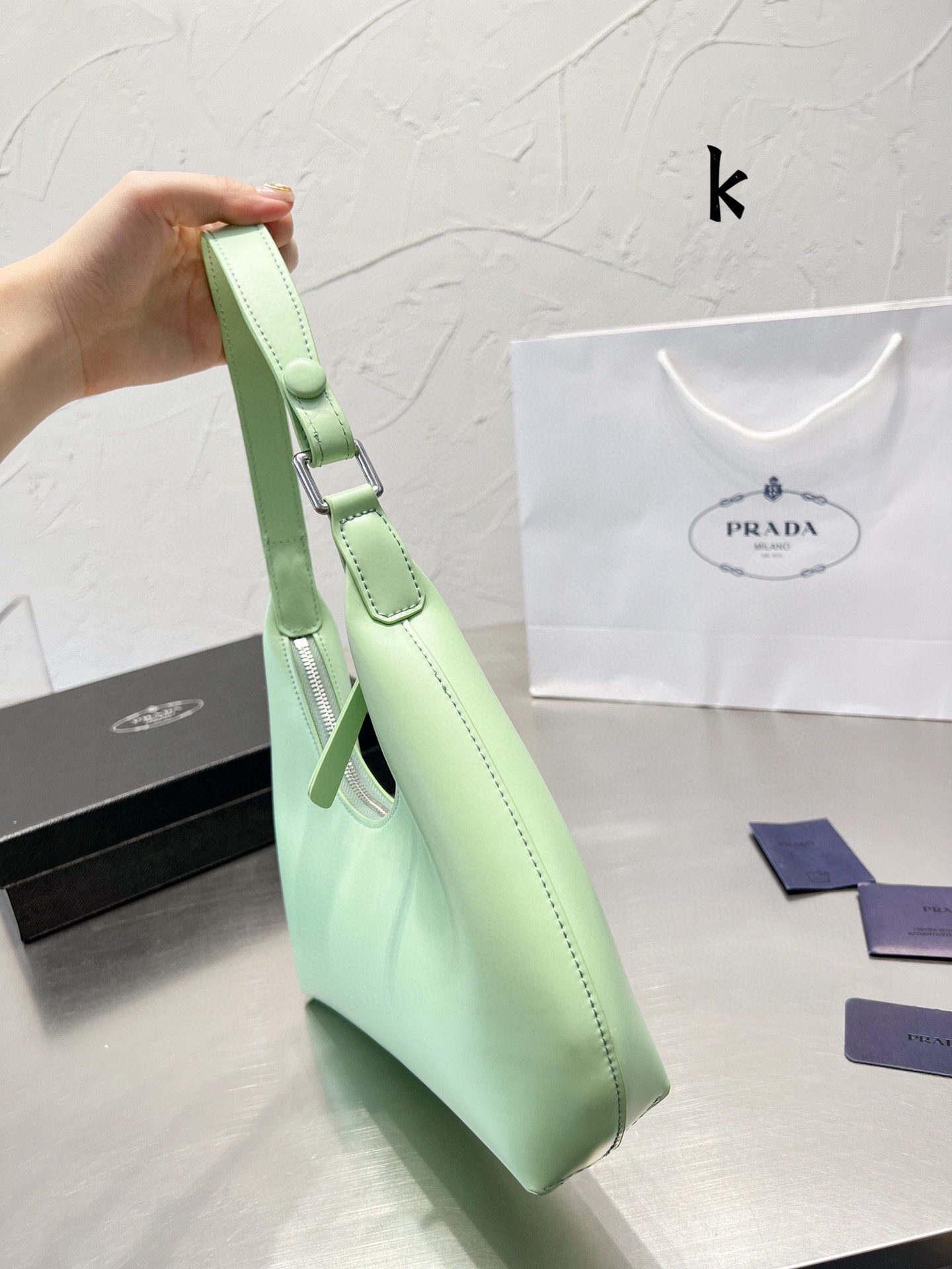 65$prada  code:6255 gallery