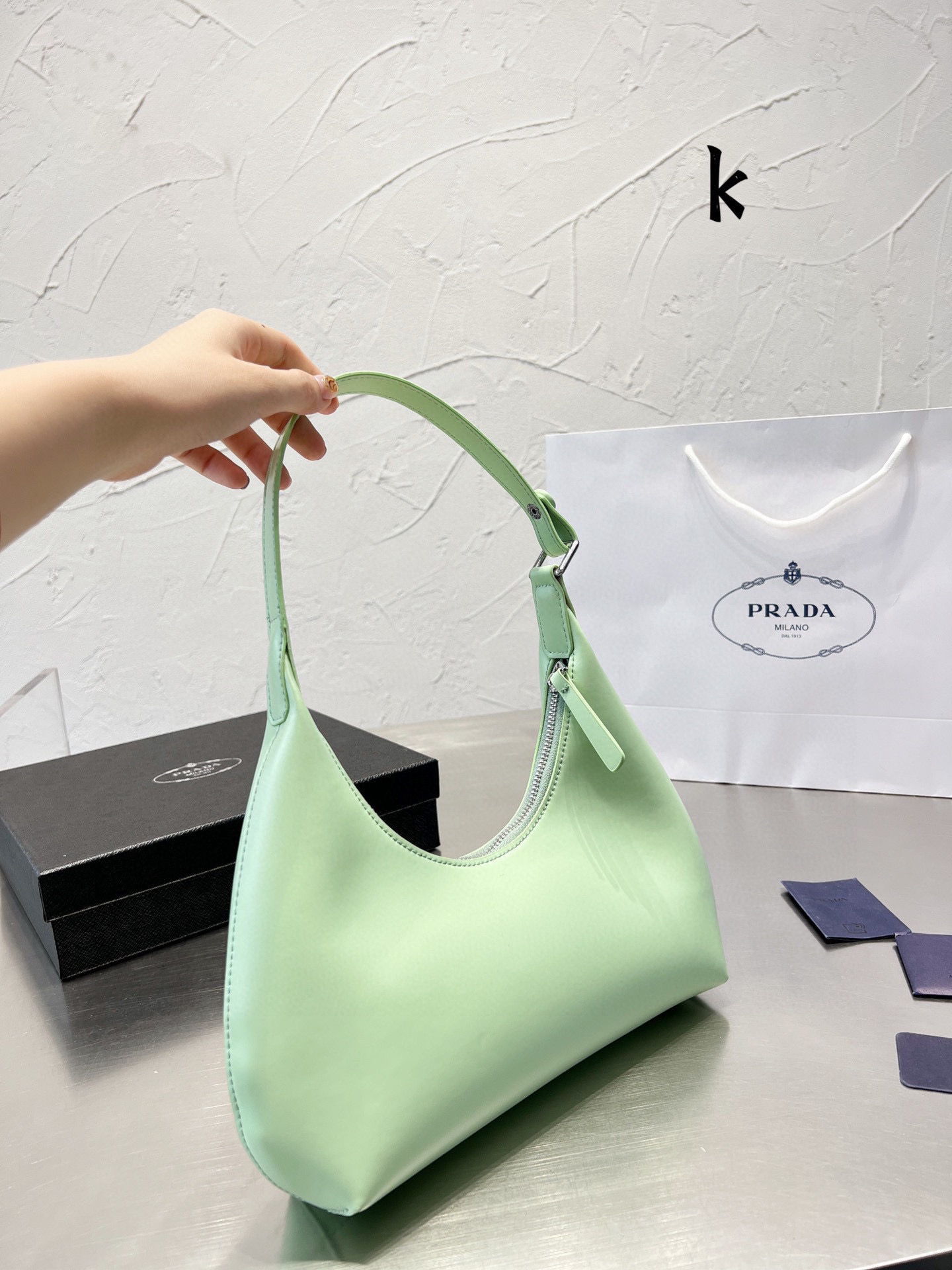 65$prada  code:6255 gallery