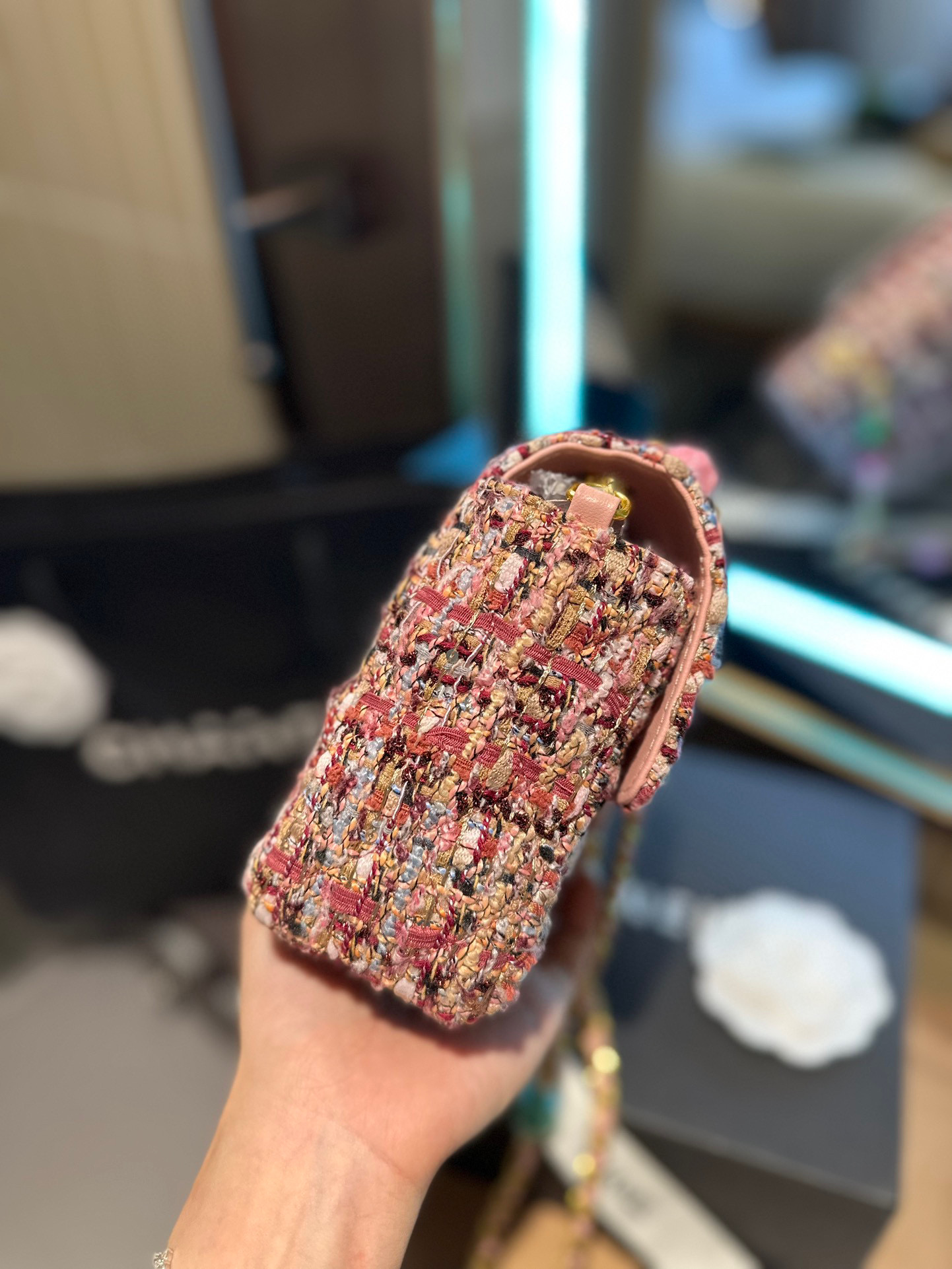 68$CHANEL   code:6399 gallery