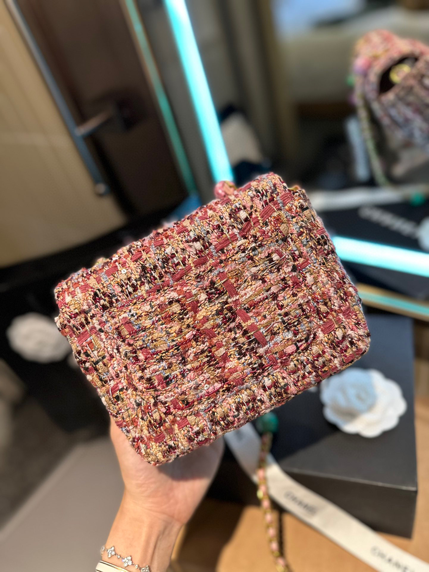 68$CHANEL   code:6399 gallery