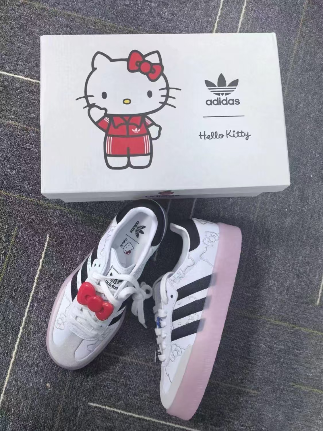 88888 $65Clover Hello Kitty Casual Shoes gallery