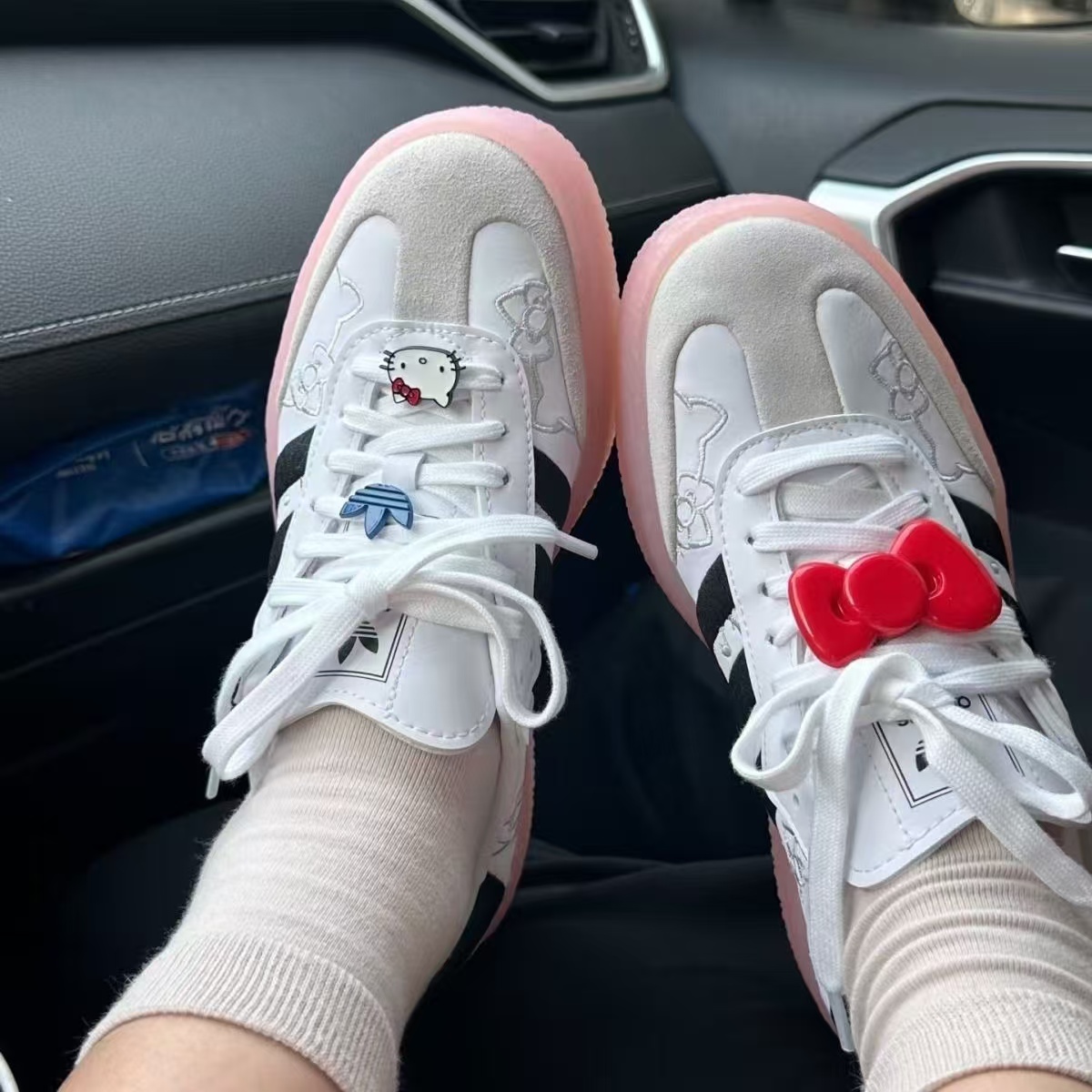 88888 $65Clover Hello Kitty Casual Shoes gallery