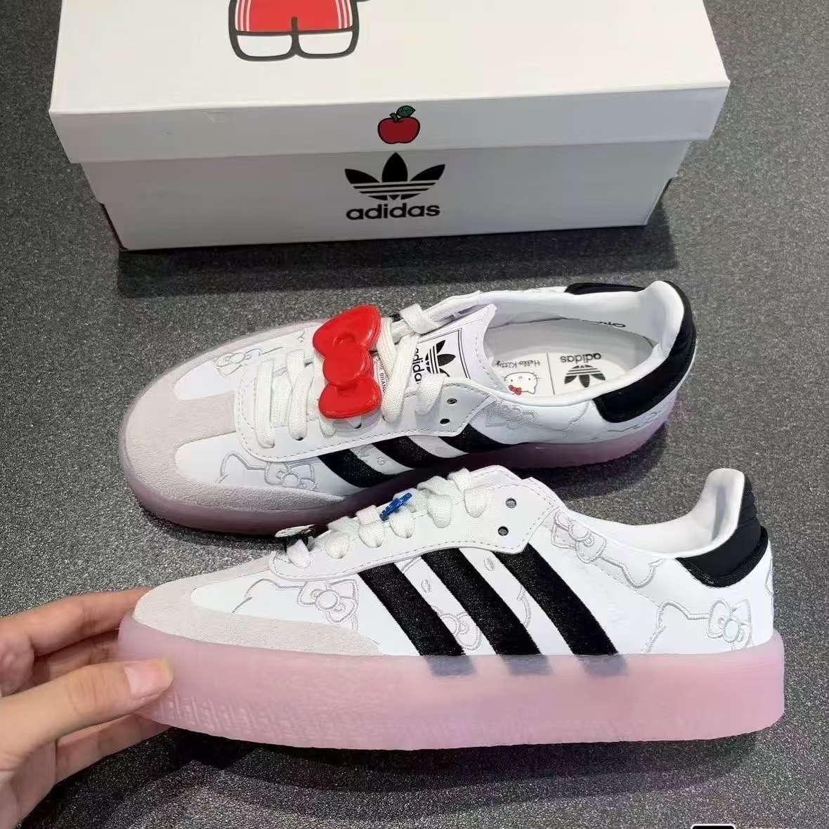 88888 $65Clover Hello Kitty Casual Shoes gallery