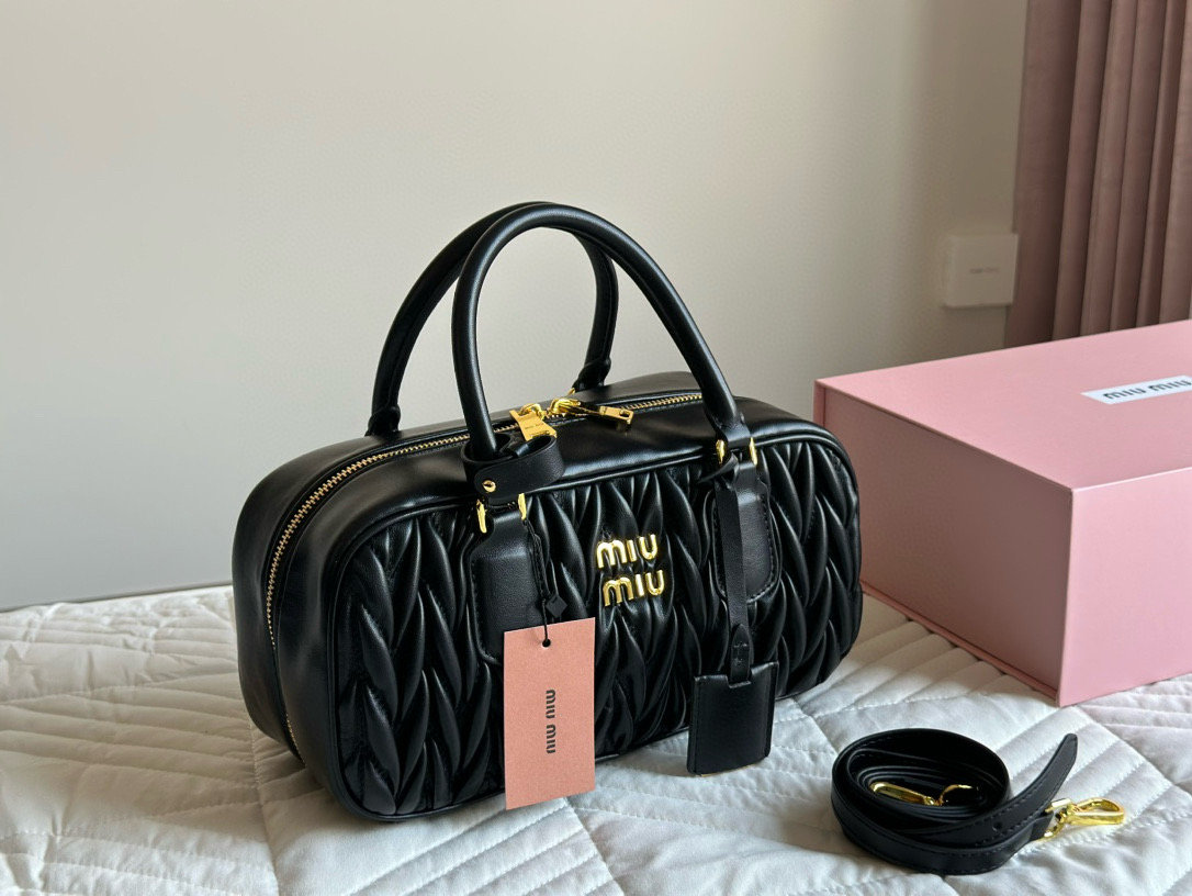 89890  miumiu  $75 gallery