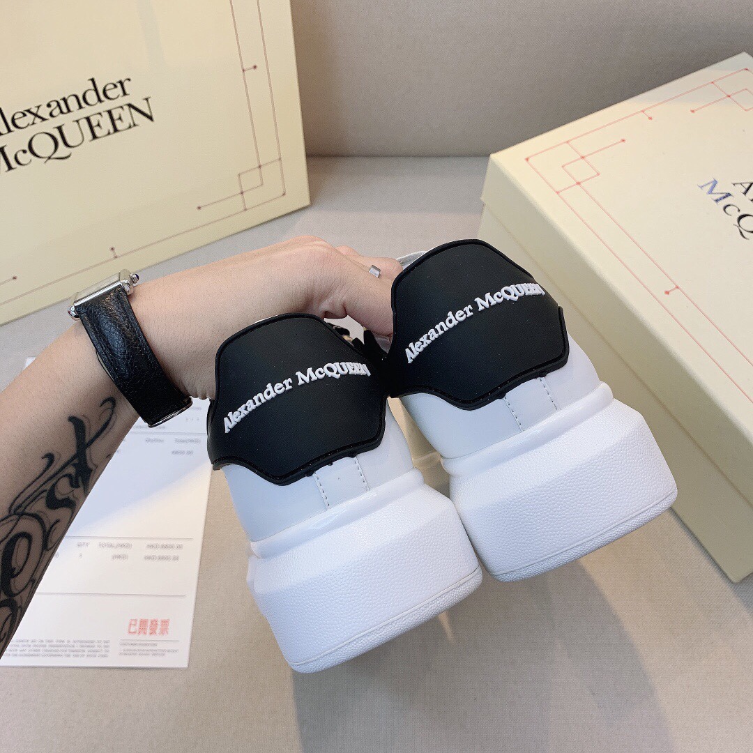 Alexander McQueen  $80 Code:9965 gallery