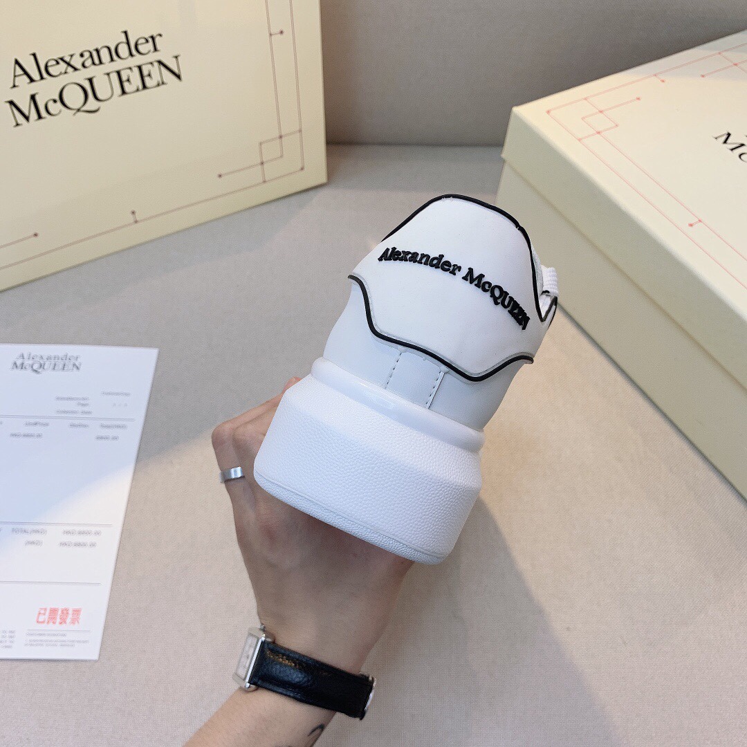 Alexander McQueen  $80 Code:9965 gallery