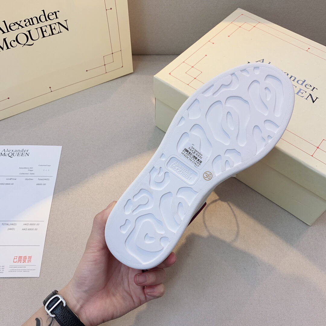 Alexander McQueen  $80 Code:9965 gallery