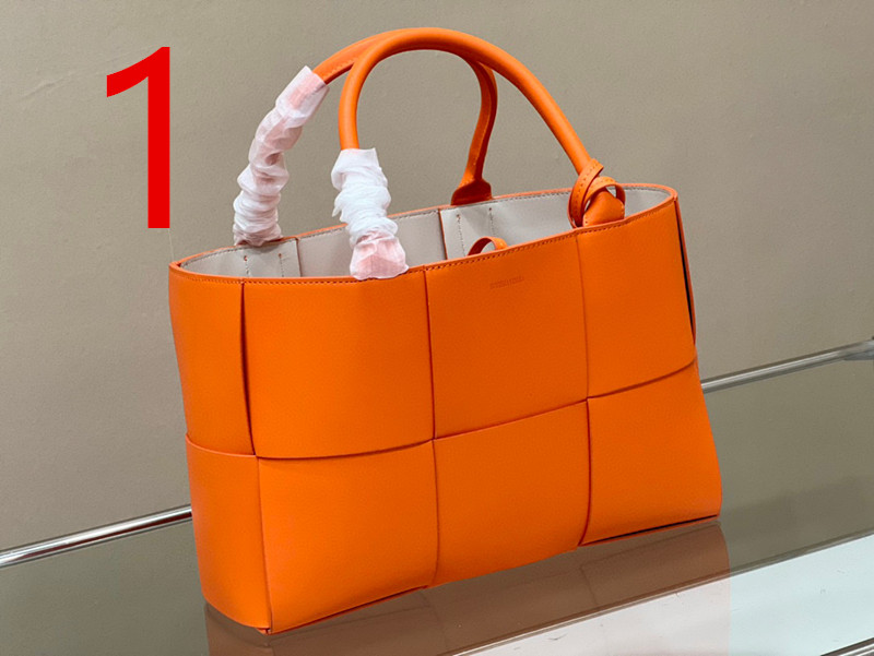 BOTTEGA VENETA $72 CODE：13181 gallery