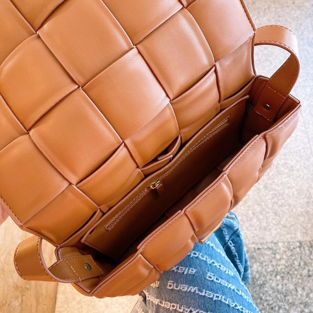 BOTTEGA VENETA $76 CODE：13179 gallery