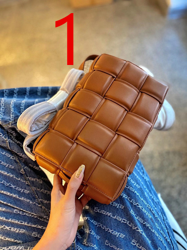 BOTTEGA VENETA $76 CODE：13179 gallery