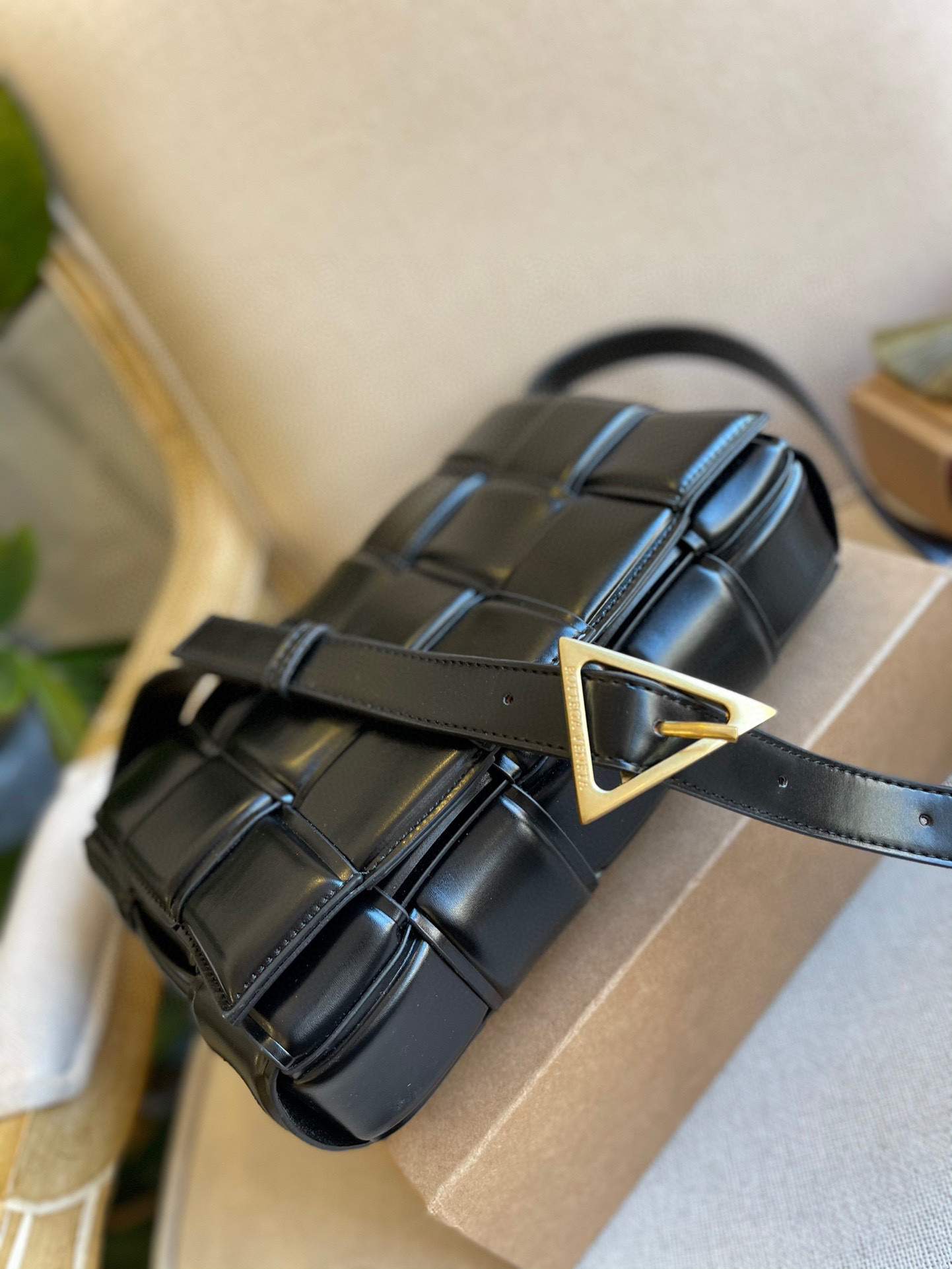 BOTTEGA VENETA $76 CODE：13179 gallery