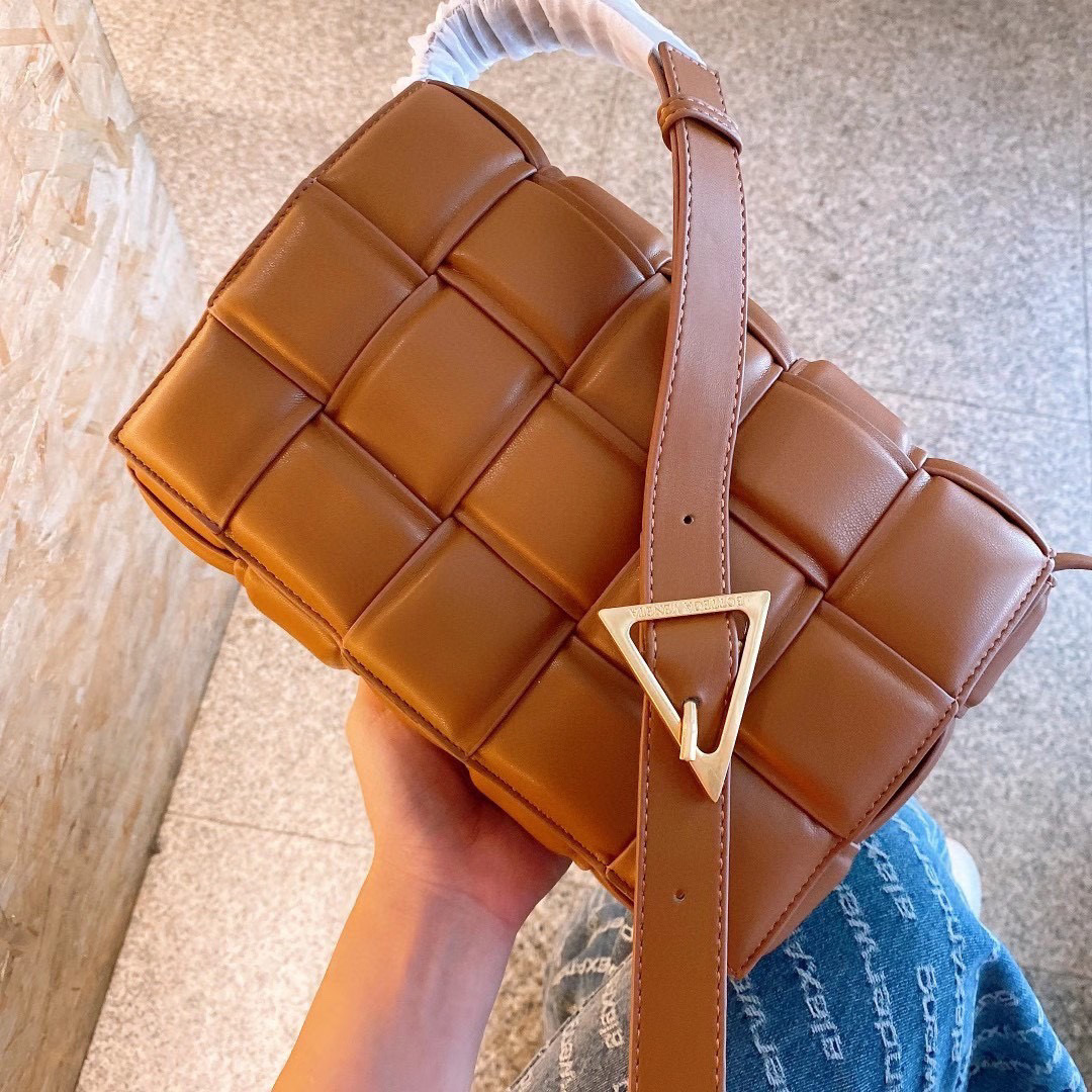 BOTTEGA VENETA $76 CODE：13179 gallery