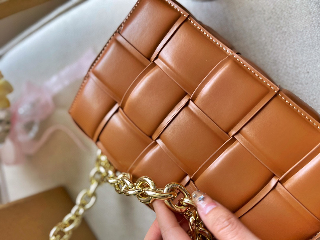 BOTTEGA VENETA $85 CODE：13178 gallery