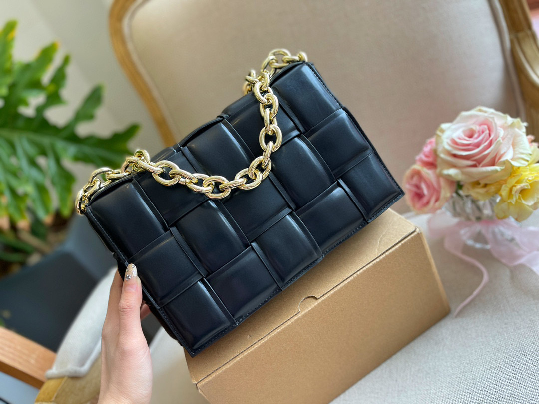 BOTTEGA VENETA $85 CODE：13178 gallery
