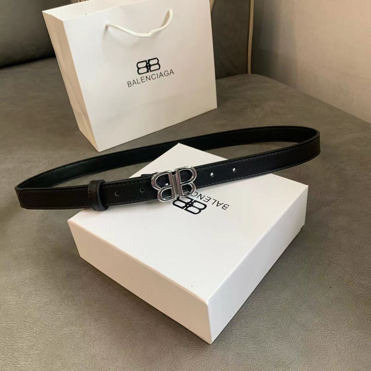 Balenciaga $21 code：14124 gallery