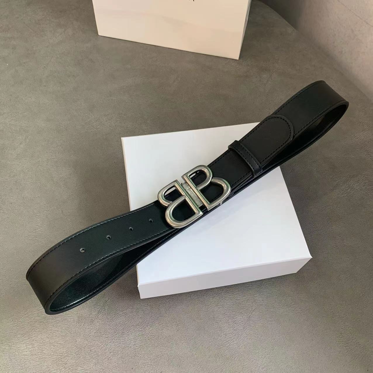 Balenciaga $21 code：14124 gallery