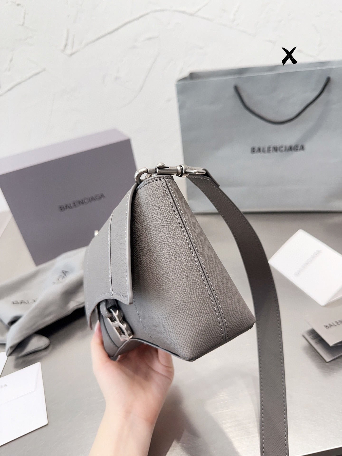 Balenciaga hourglass bag66$ code:8952 gallery
