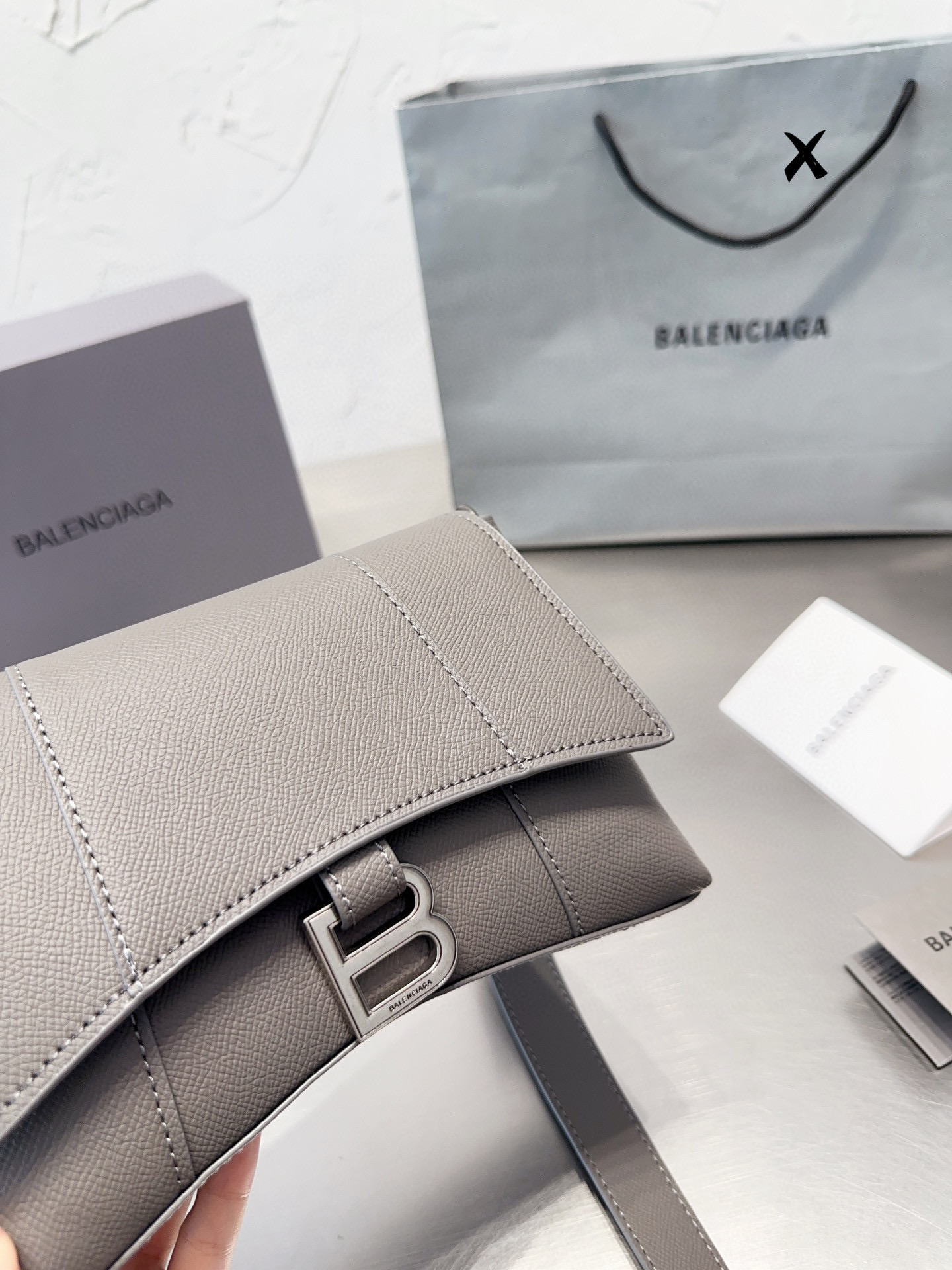 Balenciaga hourglass bag66$ code:8952 gallery