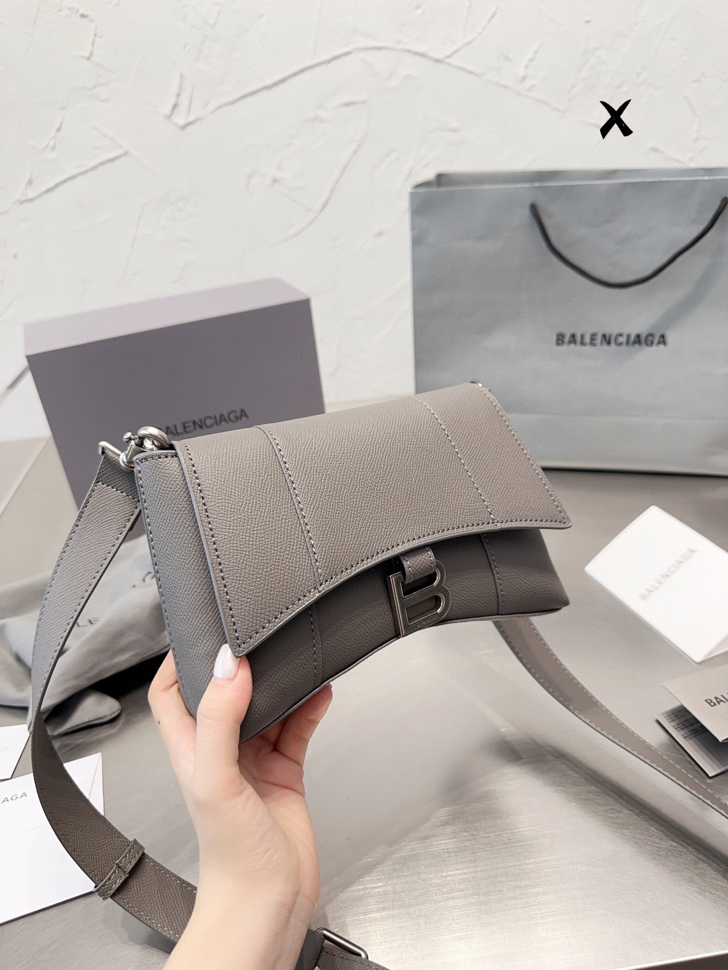 Balenciaga hourglass bag66$ code:8952 gallery
