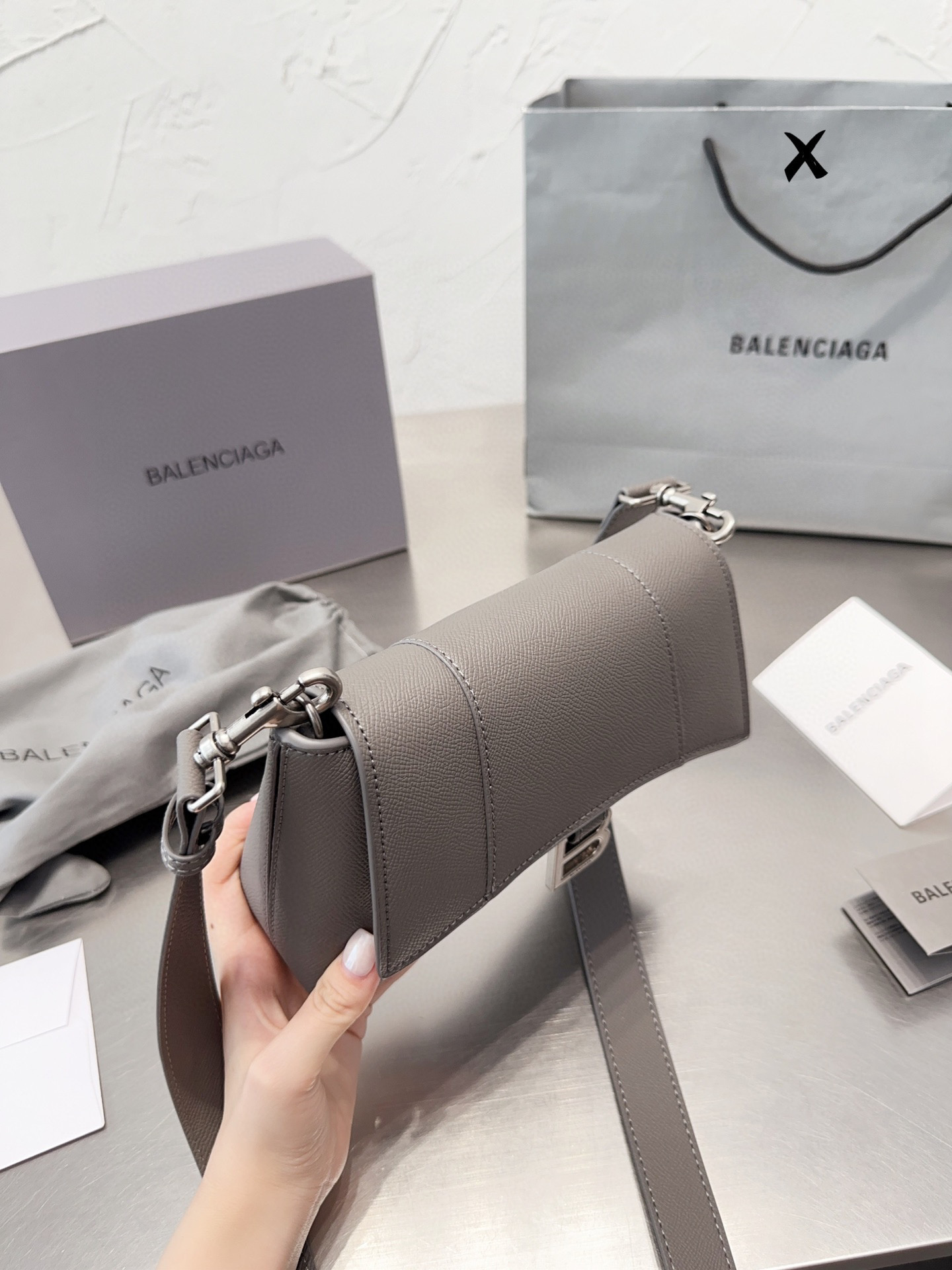 Balenciaga hourglass bag66$ code:8952 gallery