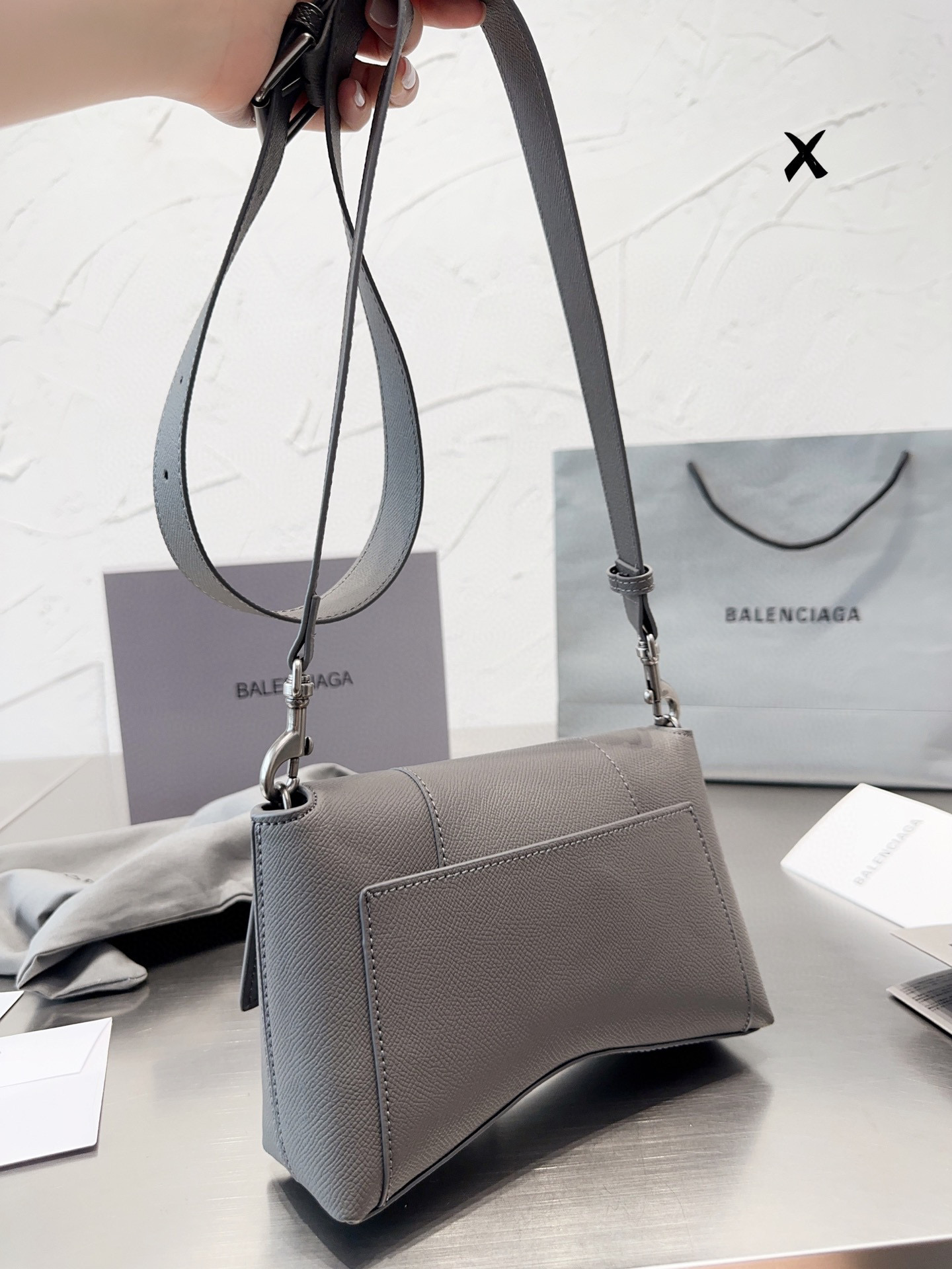 Balenciaga hourglass bag66$ code:8952 gallery