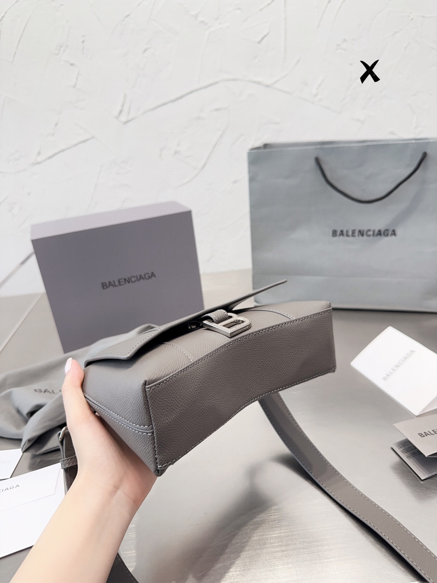 Balenciaga hourglass bag66$ code:8952 gallery