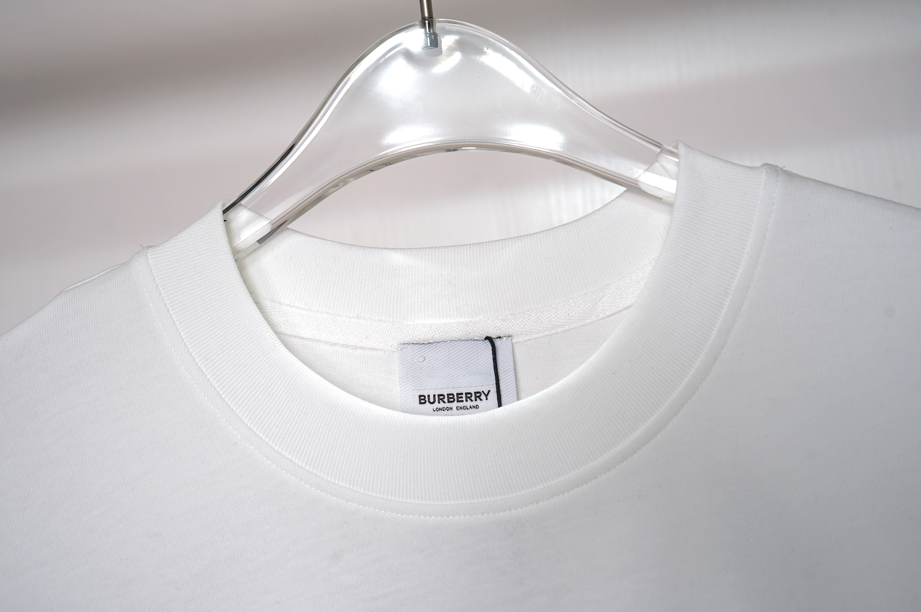 Burberry $30 CODE：14288 gallery