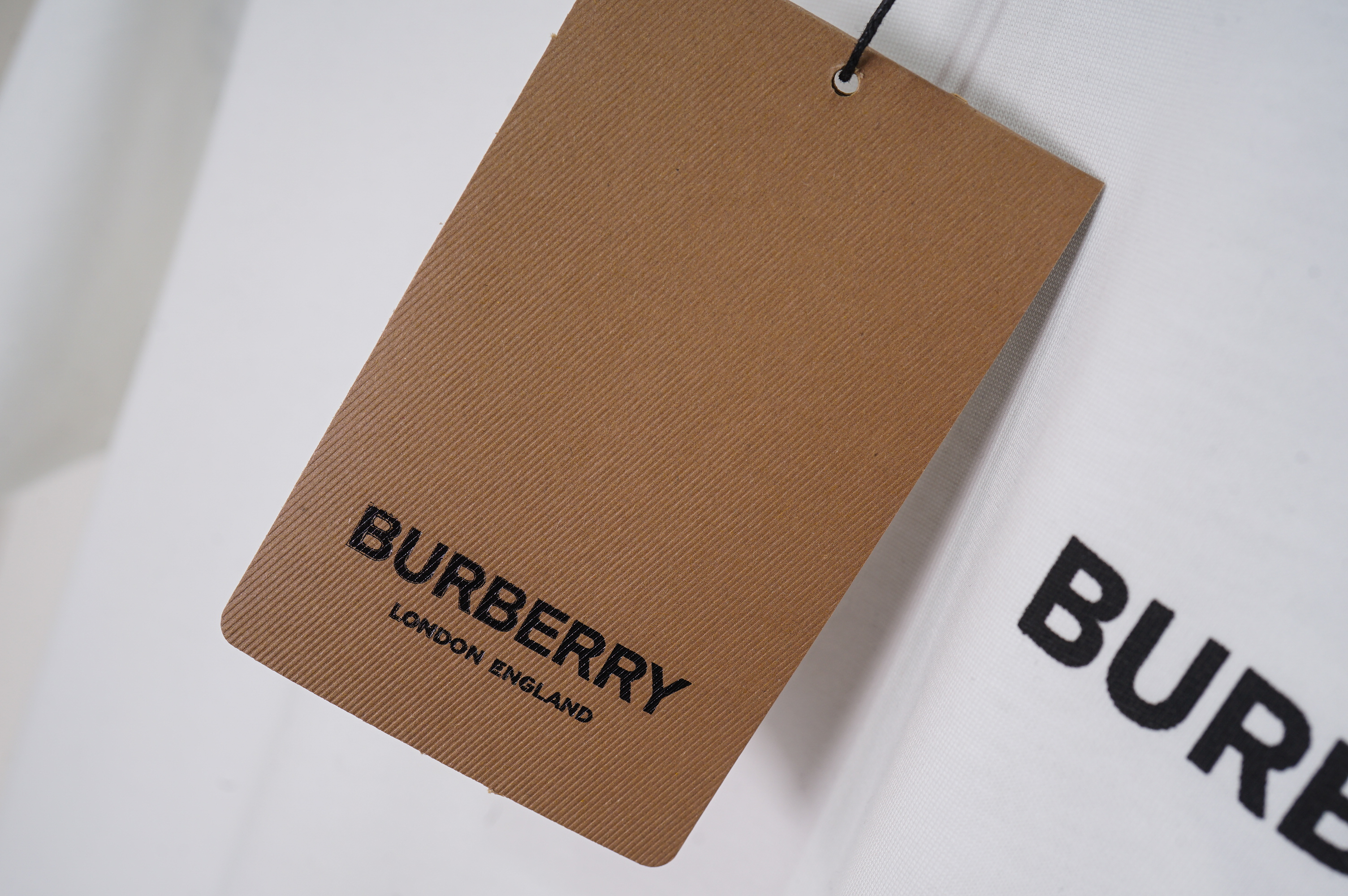 Burberry $30 CODE：14288 gallery