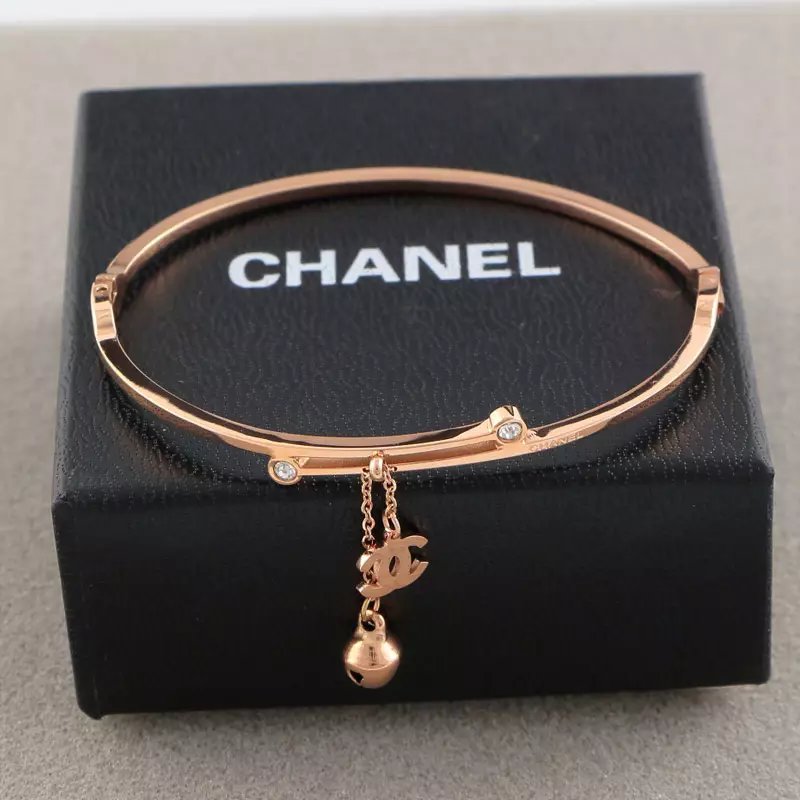 Chanel $16 Code:4851 gallery