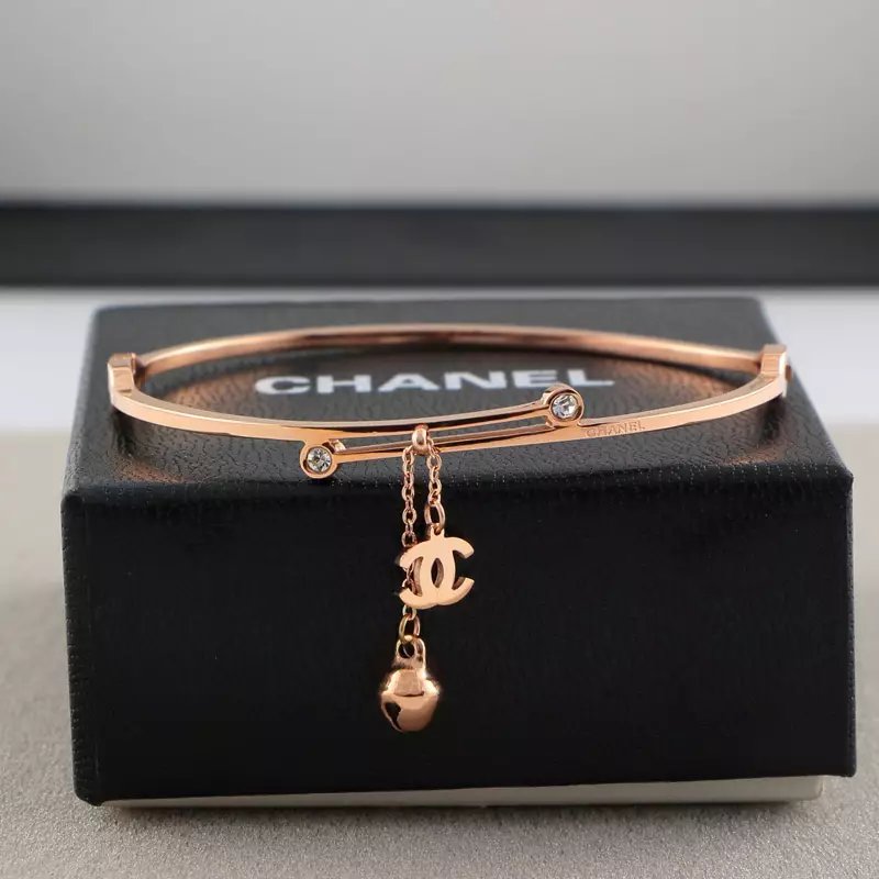 Chanel $16 Code:4851 gallery