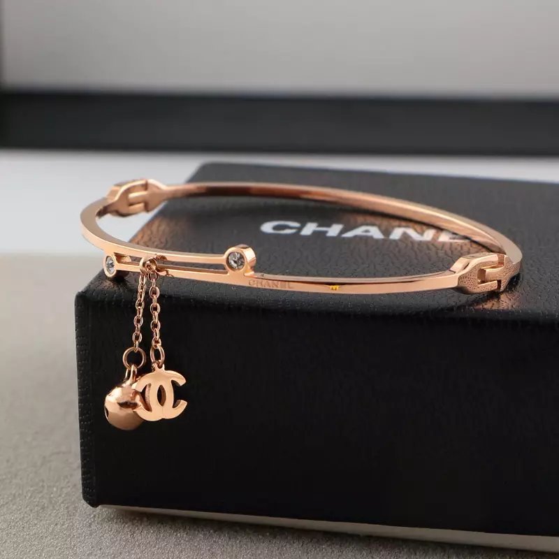 Chanel $16 Code:4851 gallery