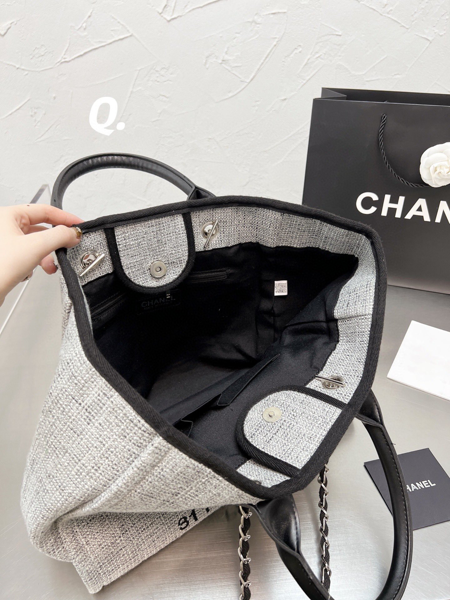 Chanel $64 Code：13122 gallery