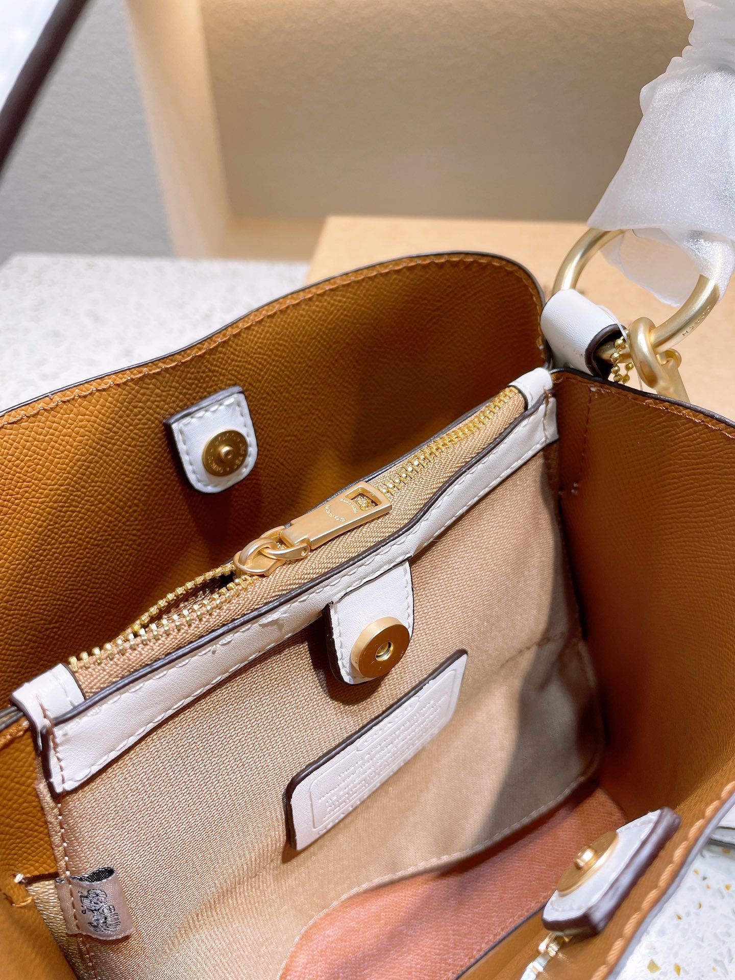 Coach $72 code：13558 gallery