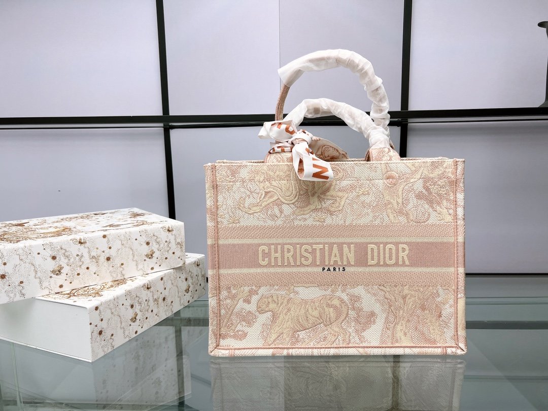 Dior $85 code：14187 gallery