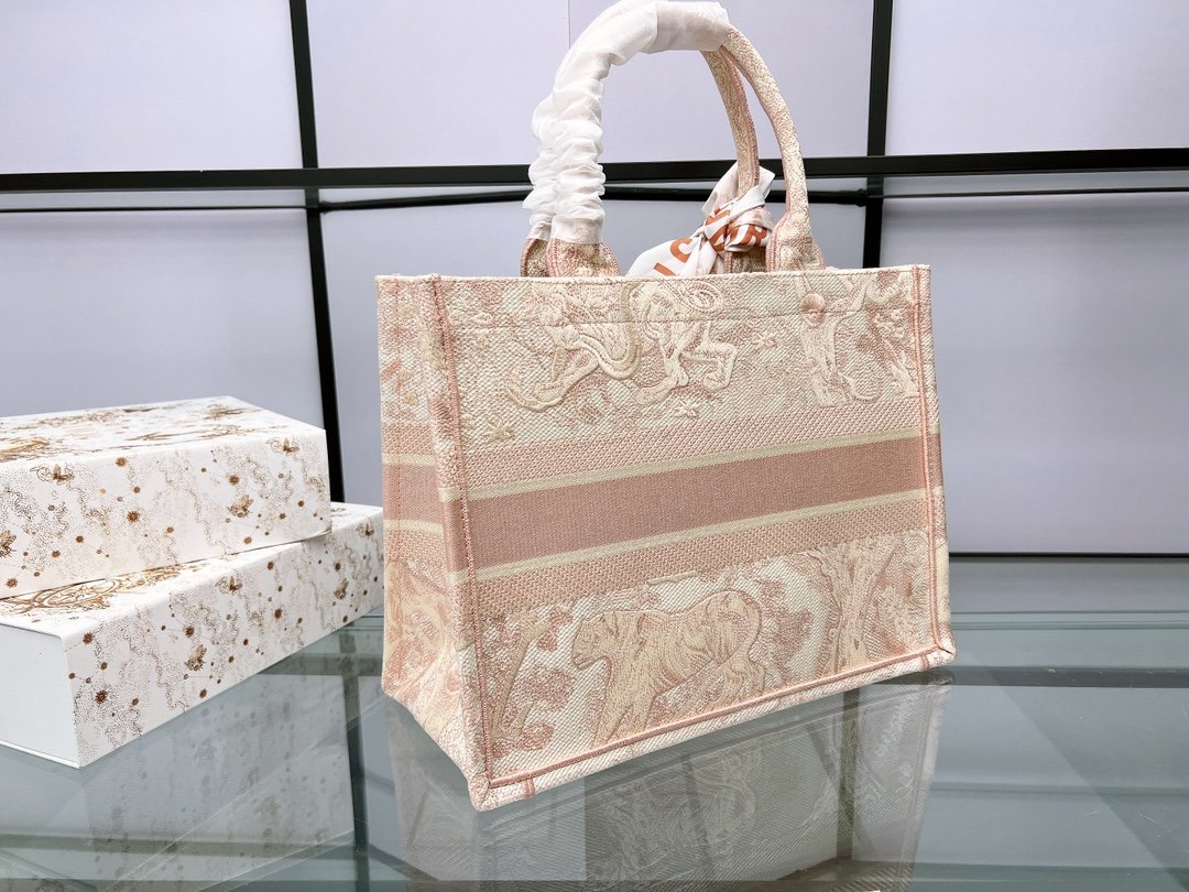 Dior $85 code：14187 gallery