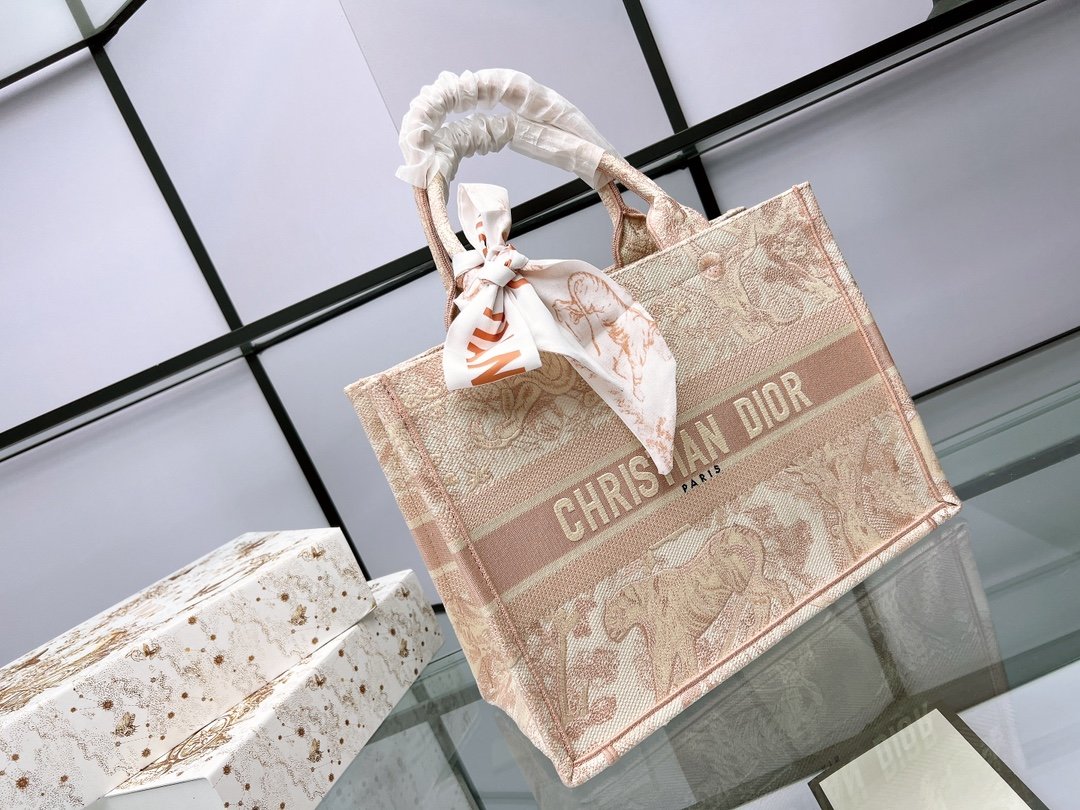 Dior $85 code：14187 gallery