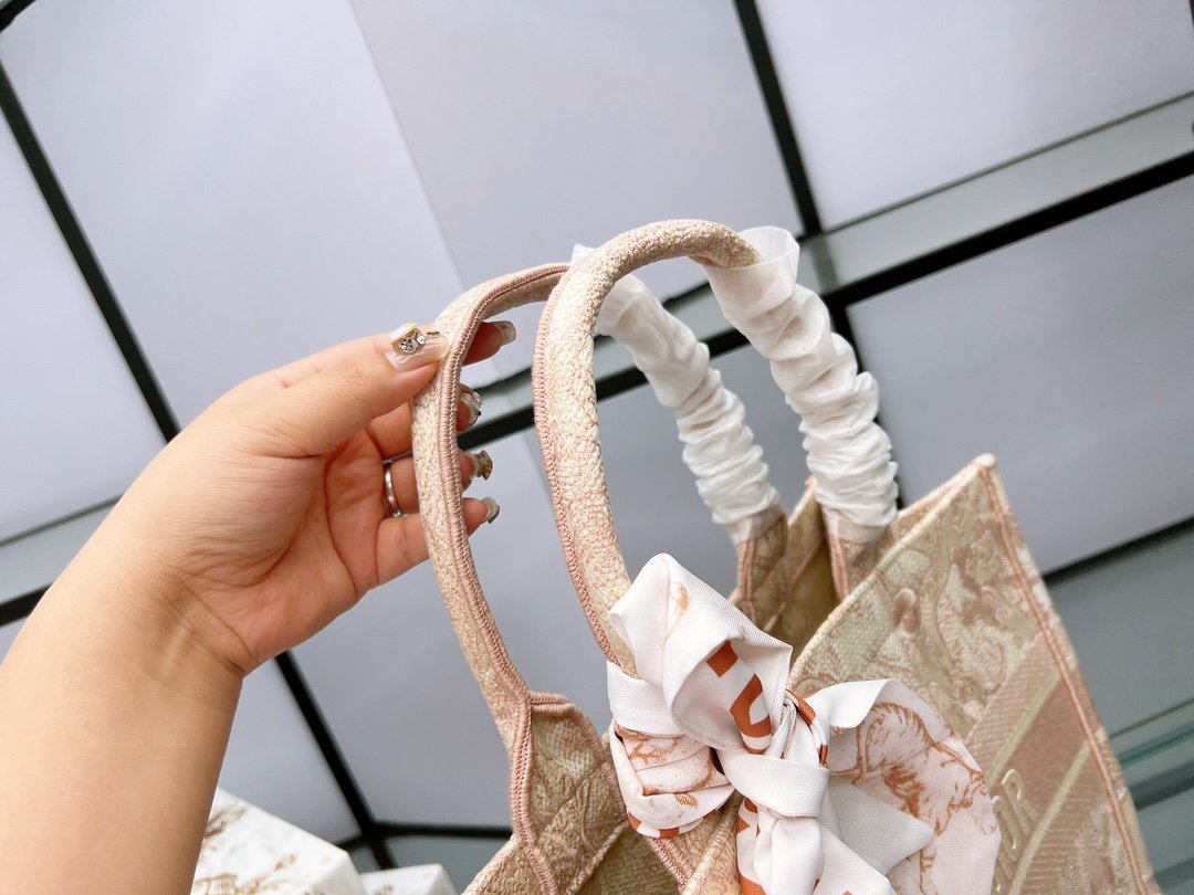 Dior $85 code：14187 gallery