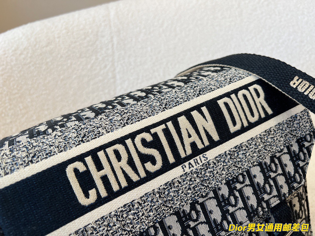 Duhot, embroidery postman $65 code:11079 gallery