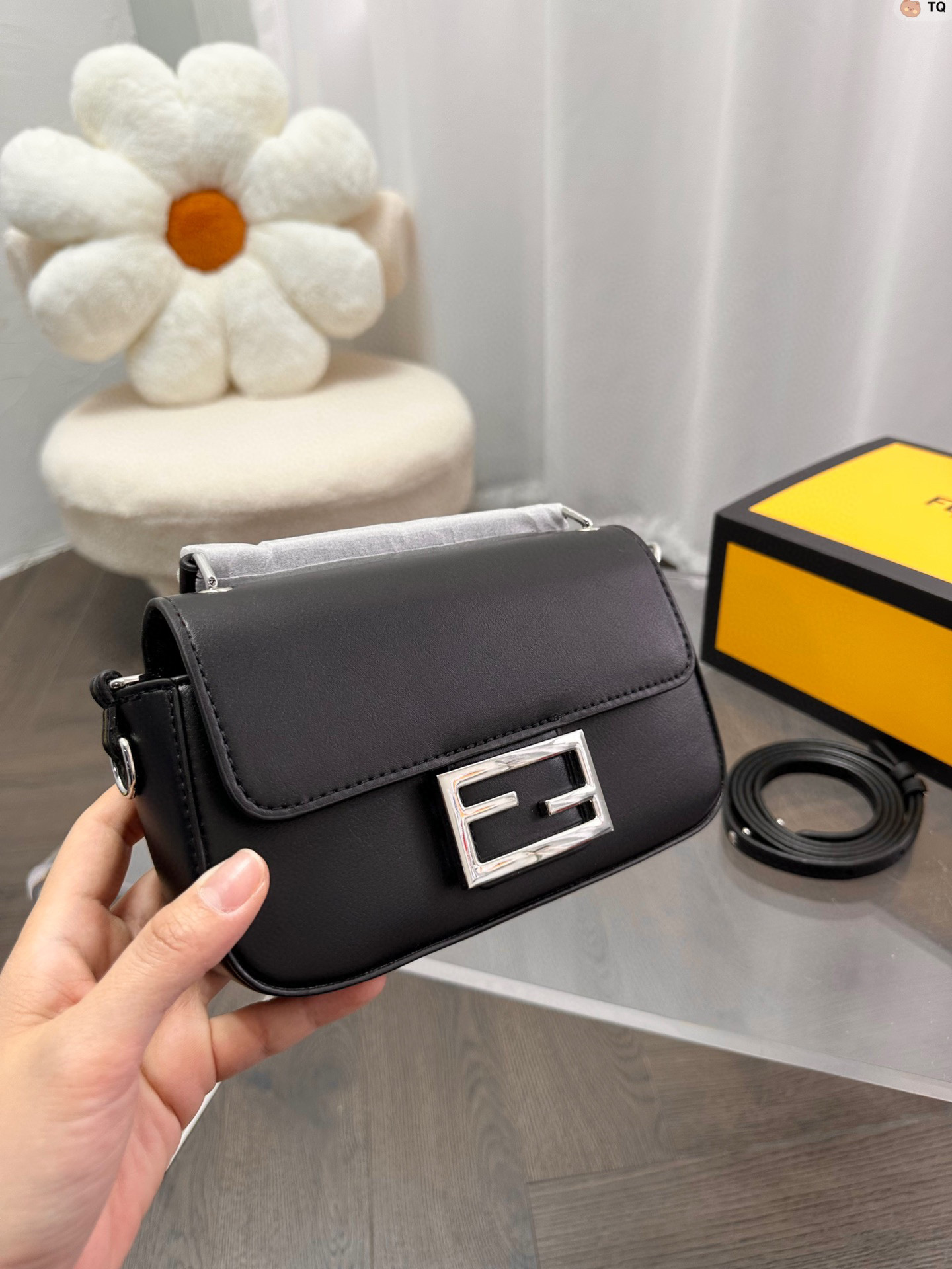 Fendi $60 code：14213 gallery