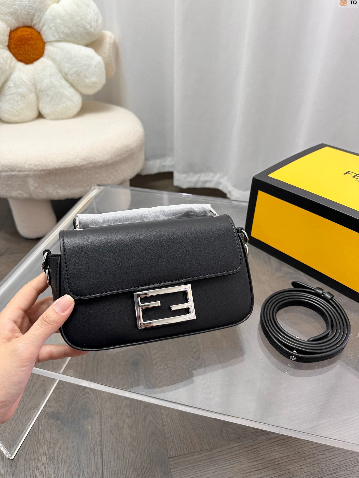 Fendi $60 code：14213 gallery