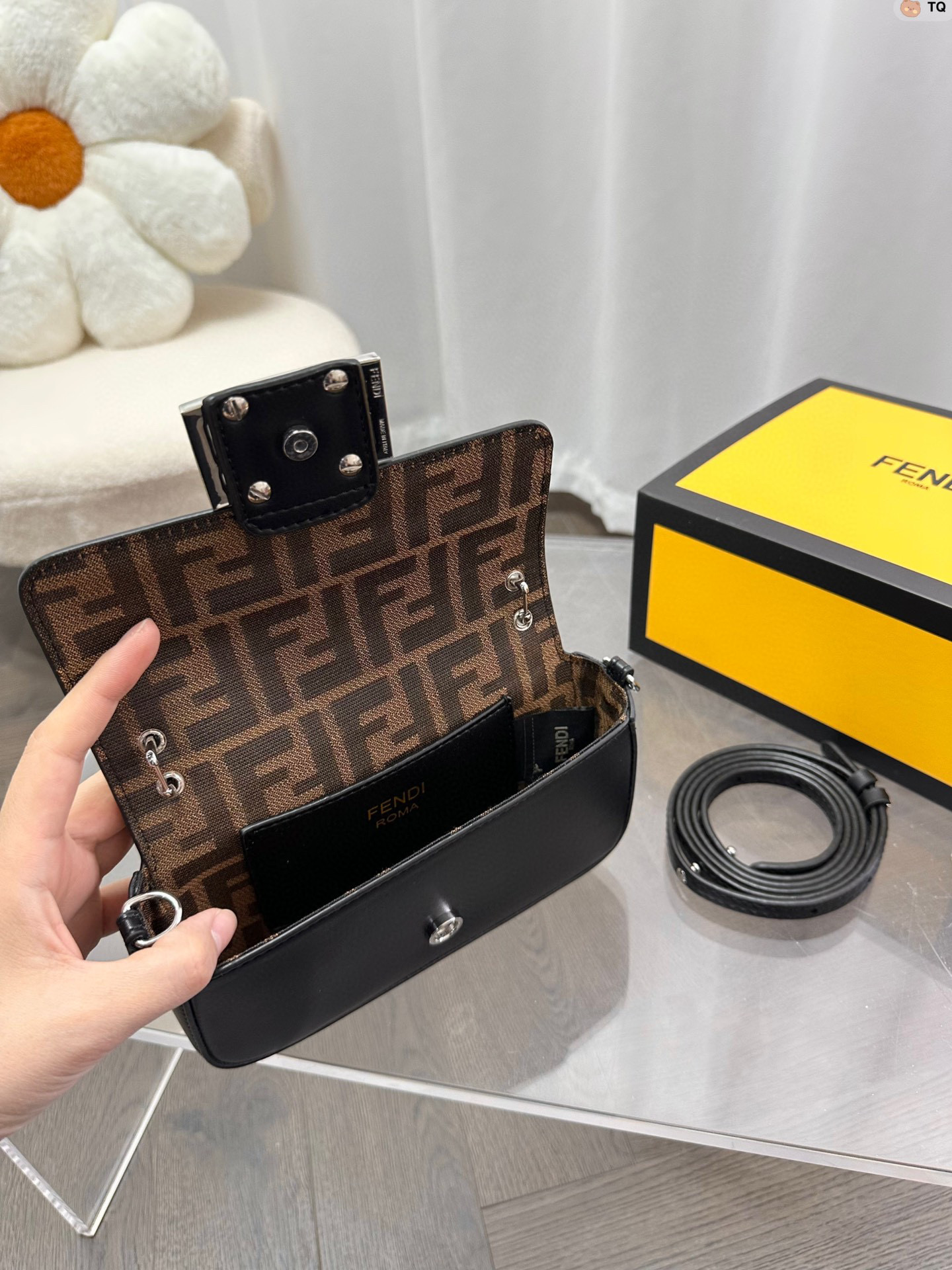 Fendi $60 code：14213 gallery