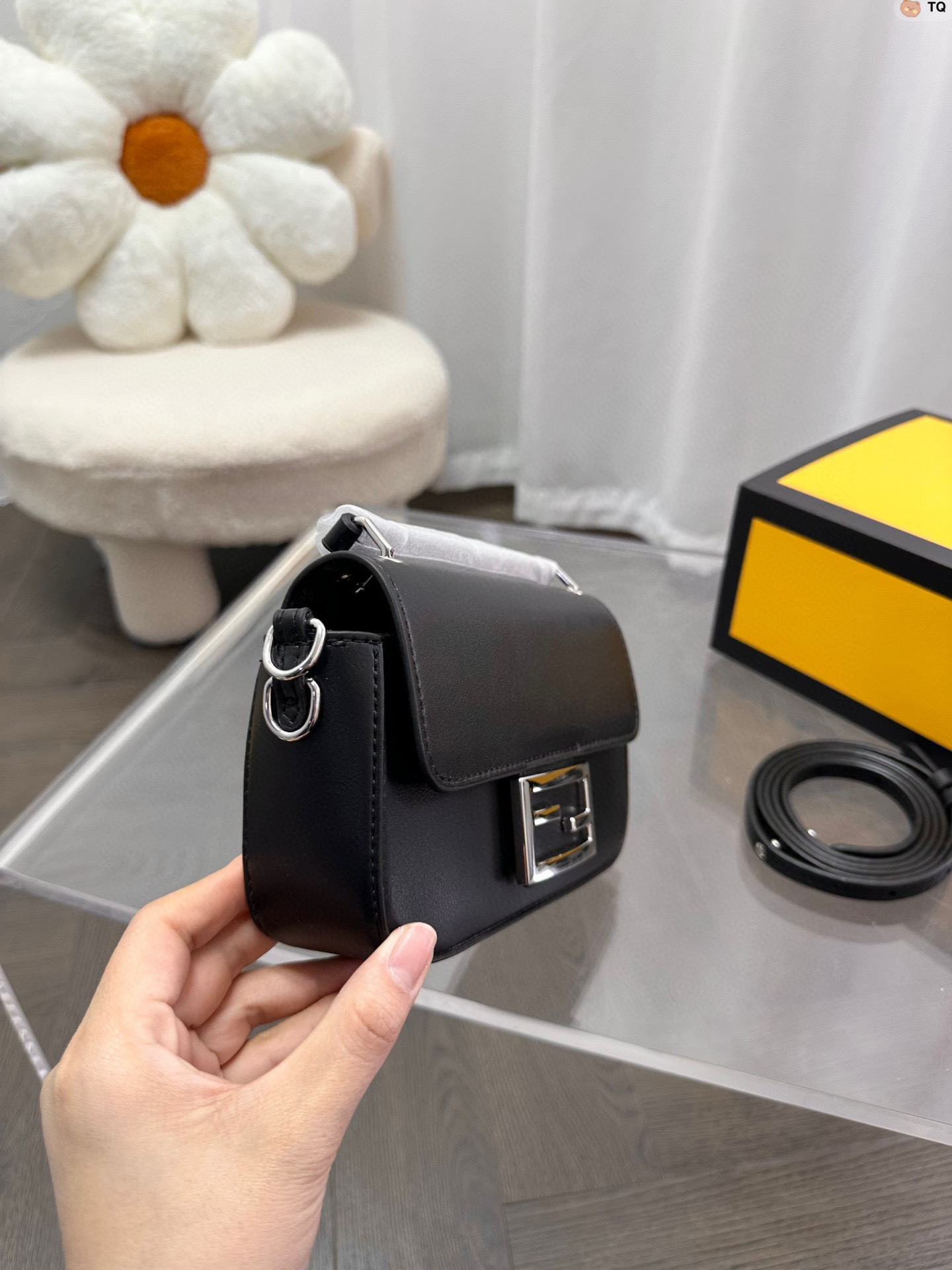 Fendi $60 code：14213 gallery