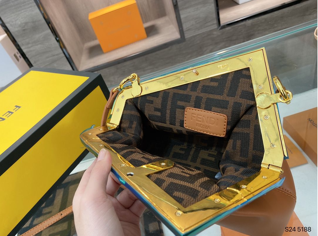 Fendi $85 Code：13070 gallery