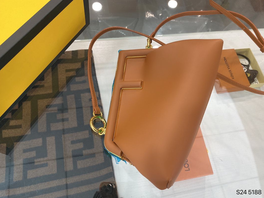 Fendi $85 Code：13070 gallery