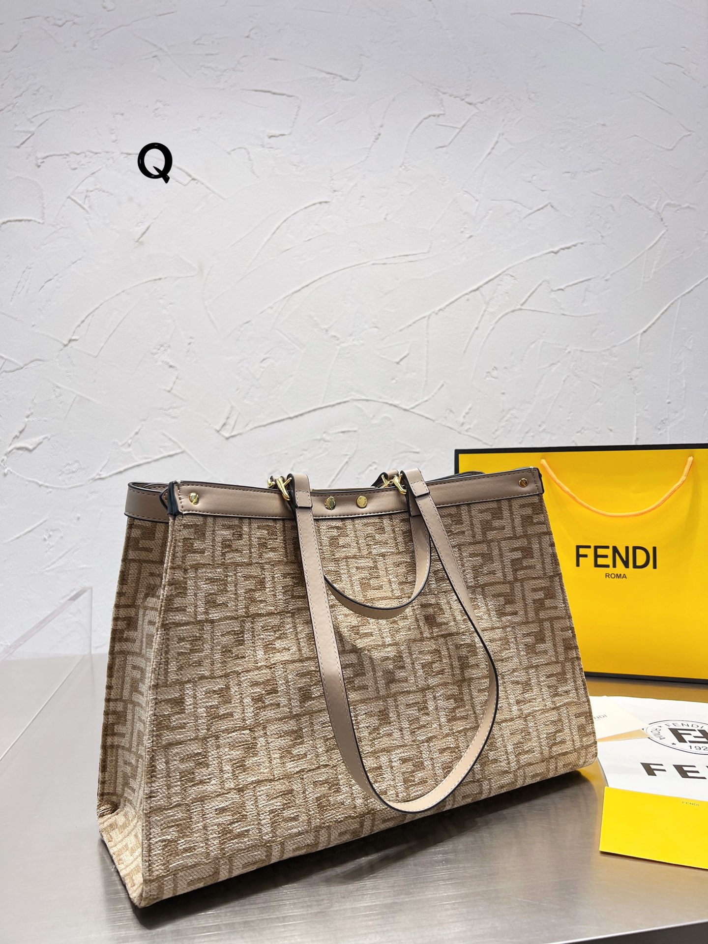 Fendi $90 CODE：14325 gallery