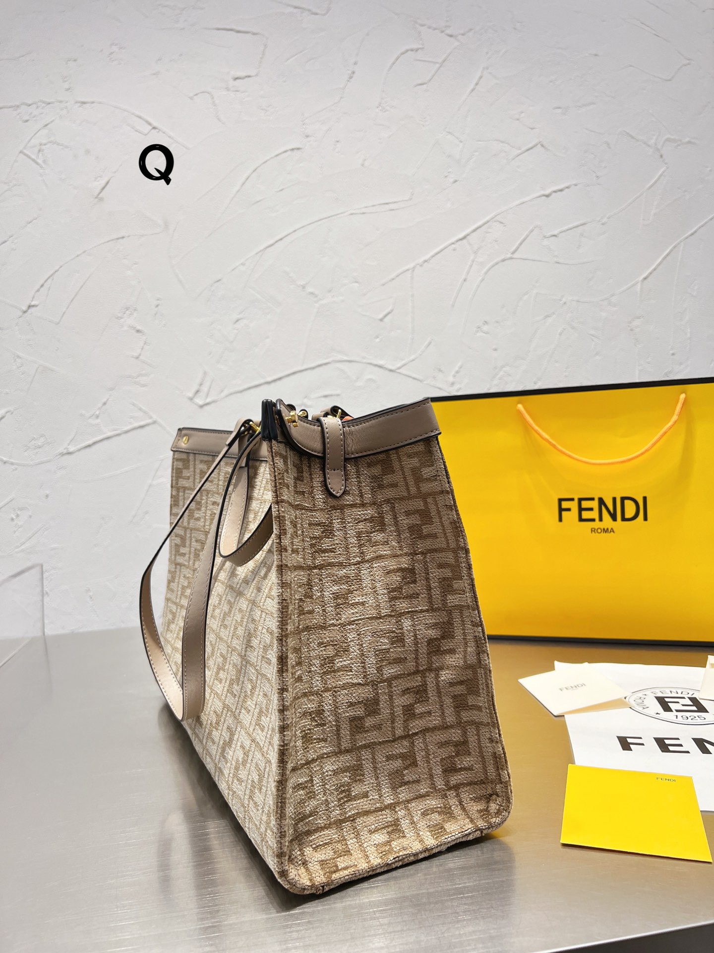 Fendi $90 CODE：14325 gallery