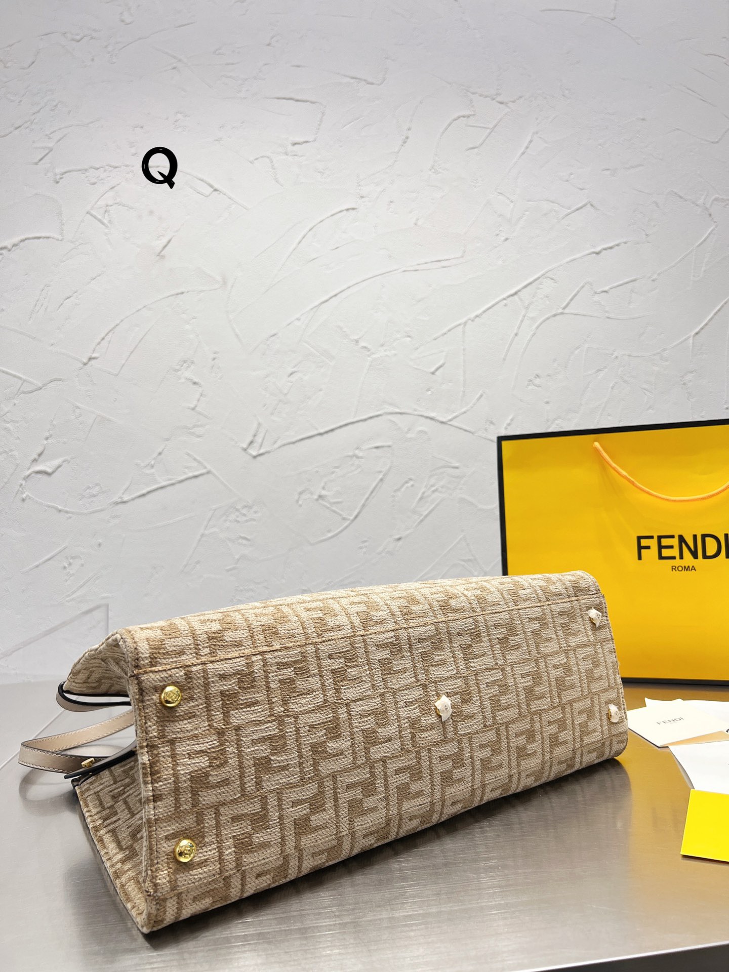 Fendi $90 CODE：14325 gallery